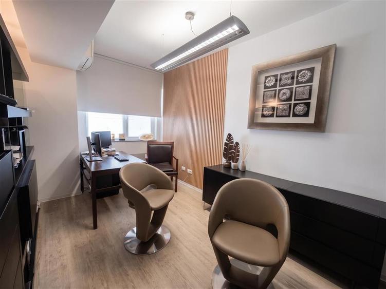 Birou, de 139.30000305176 mp, în Obcini