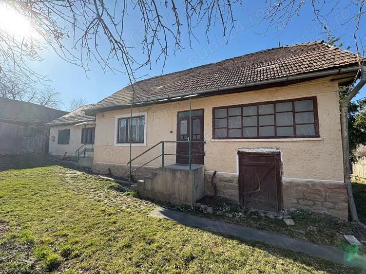 Casă cu 4 camere cu Teren 1250 Mp în Valea Crișului