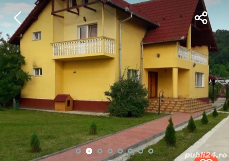 Casă cu 9 camere cu Teren 1600 Mp în Budești
