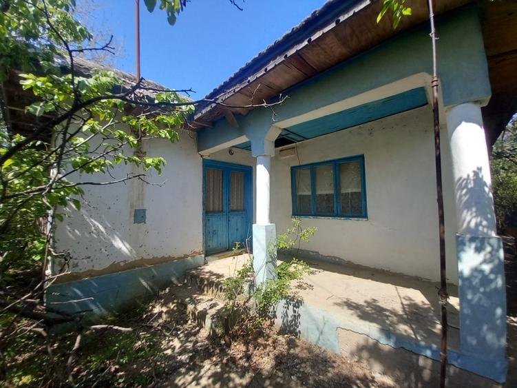 Casă individuală cu 3 camere cu Teren 3224 Mp în Nalbant