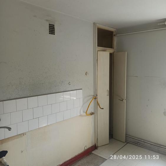 Apartament cu 3 camere decomandat în Archia