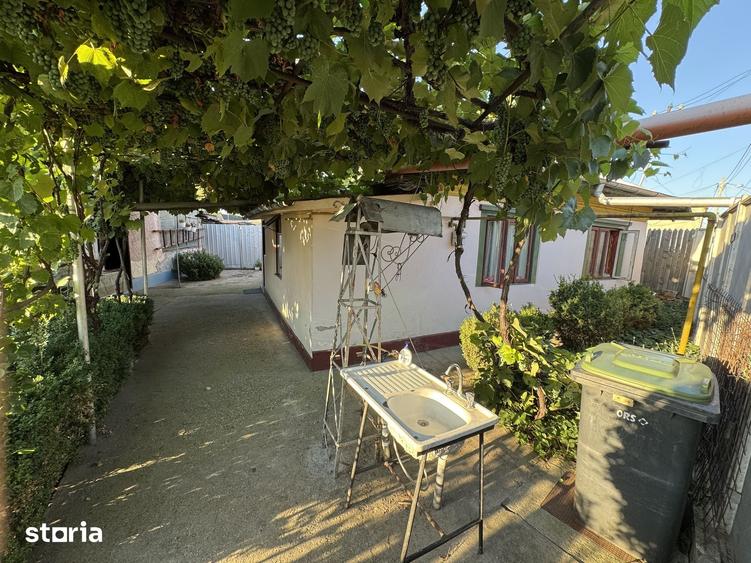 Casă cu 4 camere cu Teren 280 Mp în Rahova