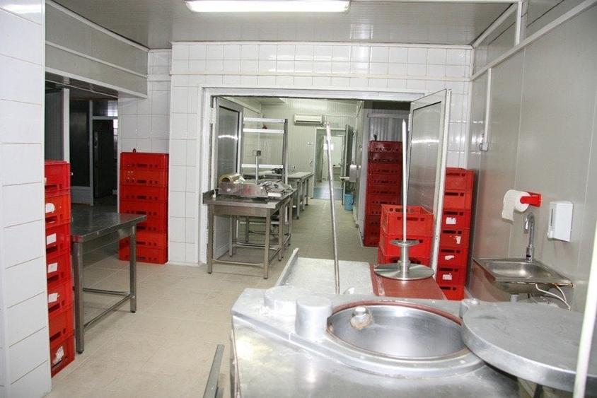 Spațiu industrial, de 650 mp, în Periferie