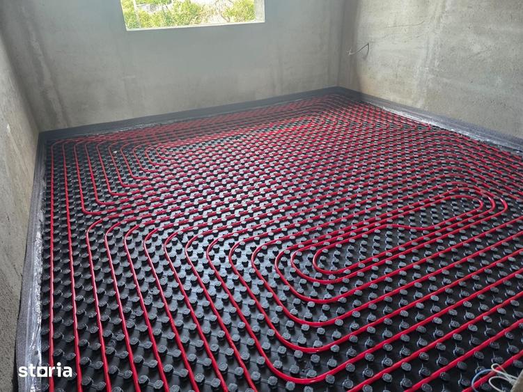 Casă cu 5 camere cu Teren 448 Mp în Central