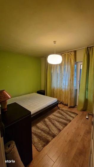Apartament cu 3 camere decomandat în Micro 16
