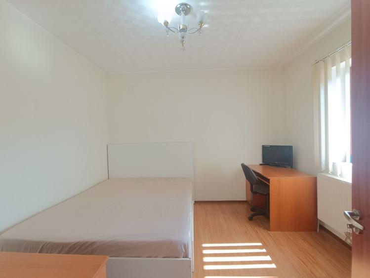 Casă cu 4 camere cu Teren 2771 Mp în Slobozia Nouă