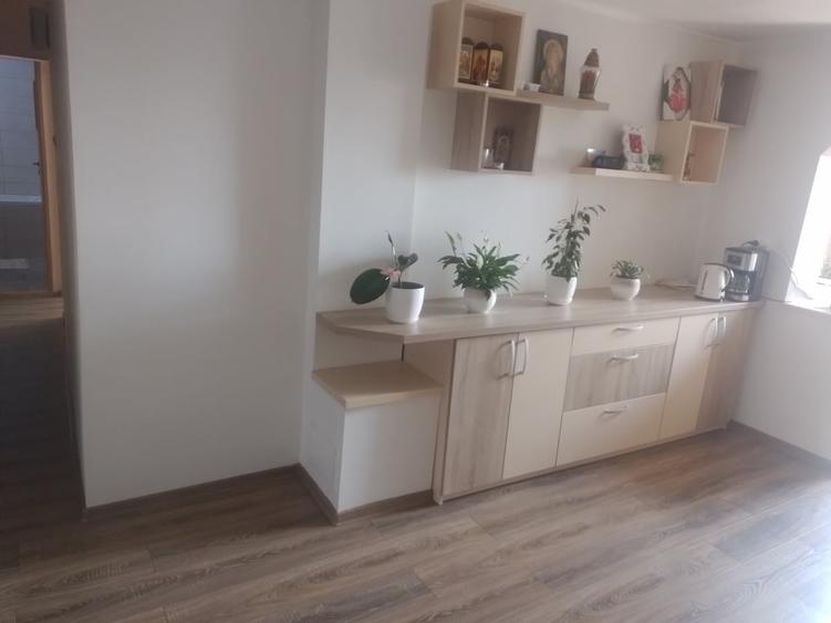 Apartament cu 3 camere decomandat în 1 Mai