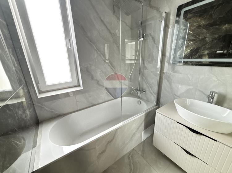 Casă individuală cu 3 camere cu Teren 385 Mp în Domnești