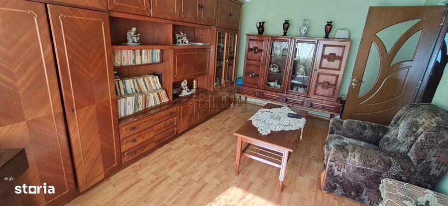 Apartament cu 3 camere în Est