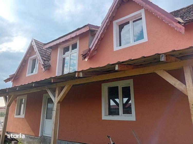 Casă cu 4 camere cu Teren 650 Mp în Porumbacu de Jos