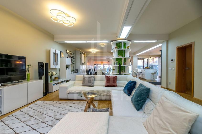 Casă individuală cu 6 camere cu Piscina în Central