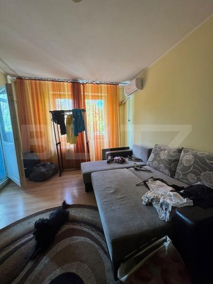Apartament cu 4 camere nedecomandat în Sebastian