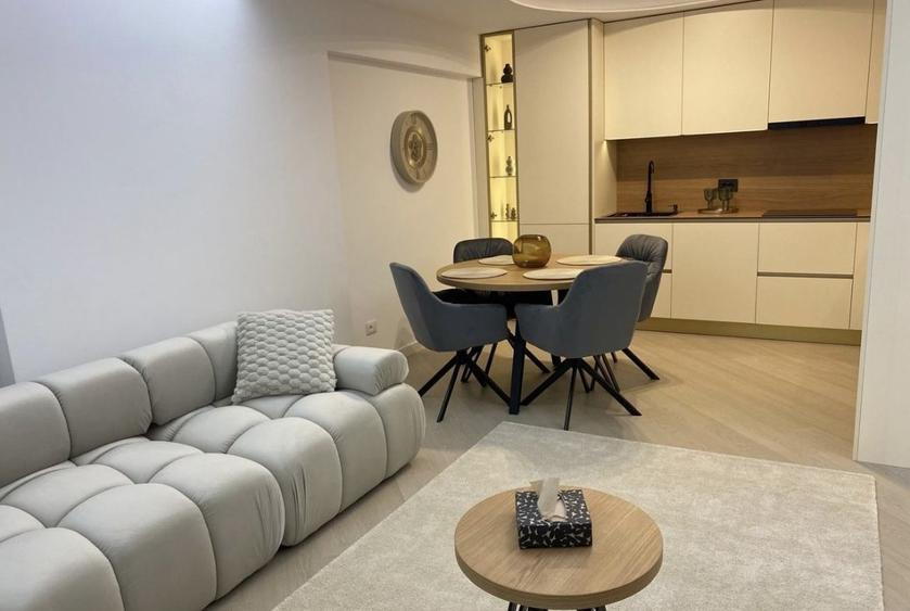 Apartament cu 3 camere decomandat, mobilat în Aviației