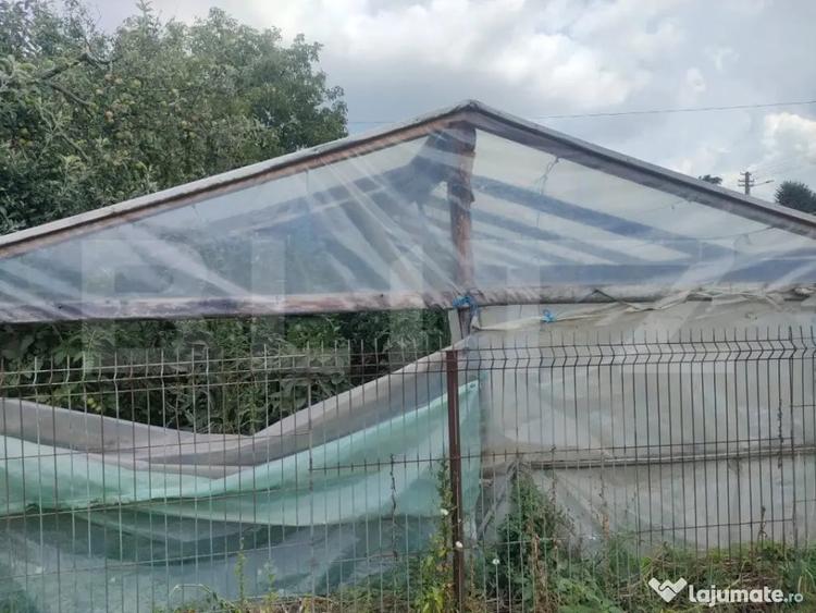Casă cu 4 camere cu Teren 2190 Mp în Siret