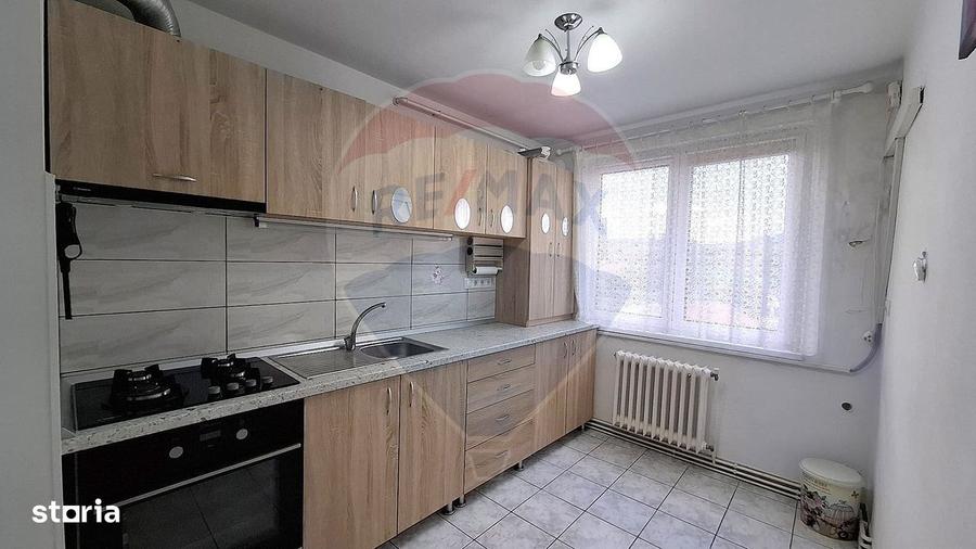 Apartament cu 2 camere decomandat în Central