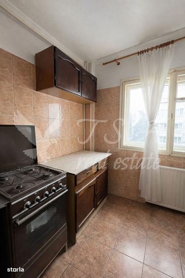 Apartament cu 3 camere decomandat în Rahova