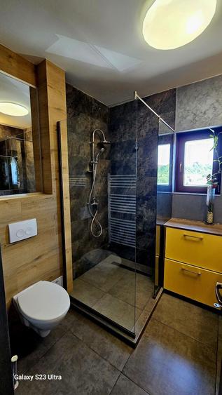 Apartament cu 3 camere decomandat în Tudor