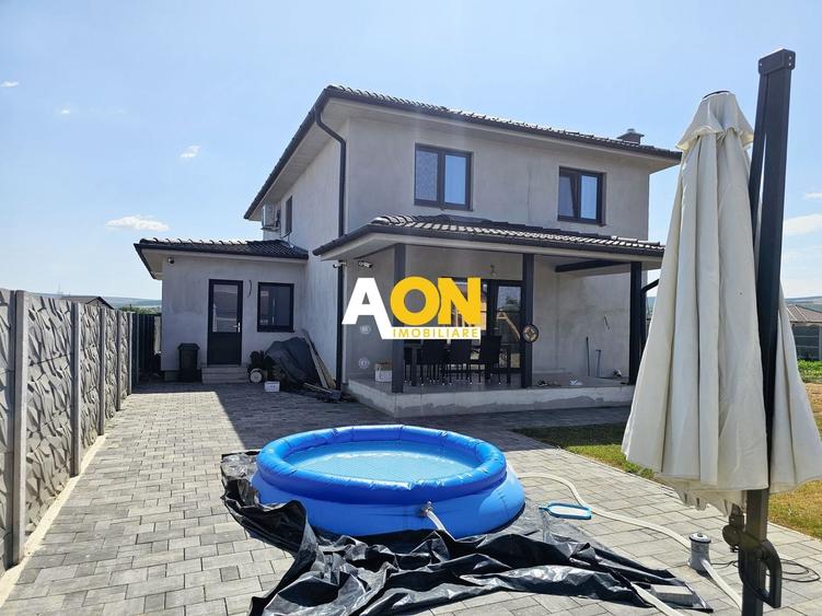 Casă individuală cu 4 camere cu Canalizare în Partoș
