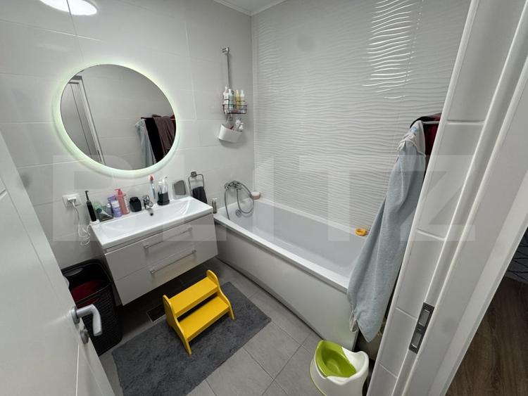 Apartament cu 4 camere decomandat, mobilat în Păcurari