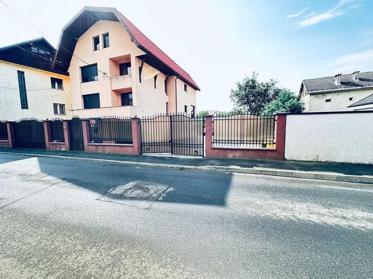 Casă cu 4 camere în Central