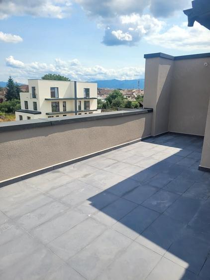 Casă cu Teren 210 Mp în Central