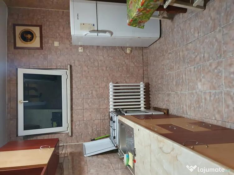 Apartament cu 2 camere semidecomandat în Exterior Vest