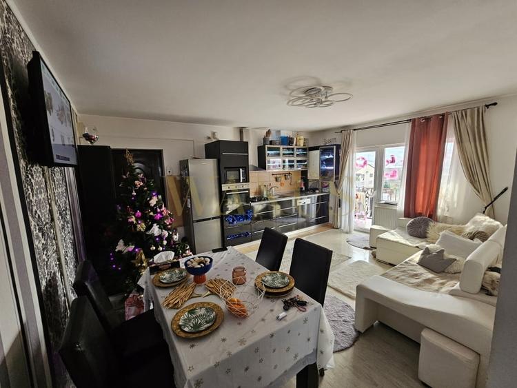 Apartament cu 3 camere decomandat, mobilat în Gherla