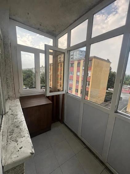 Apartament cu 2 camere decomandat în Craiovița Nouă