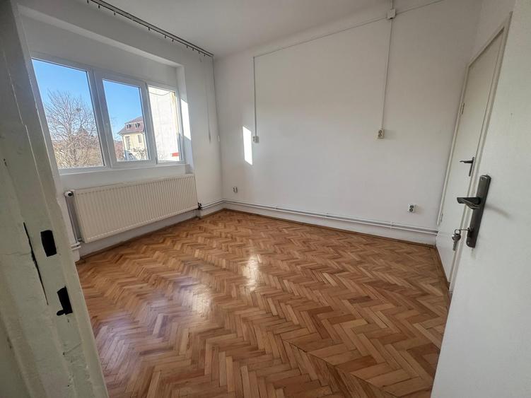 Casă cu 5 camere cu Canalizare în Cetății