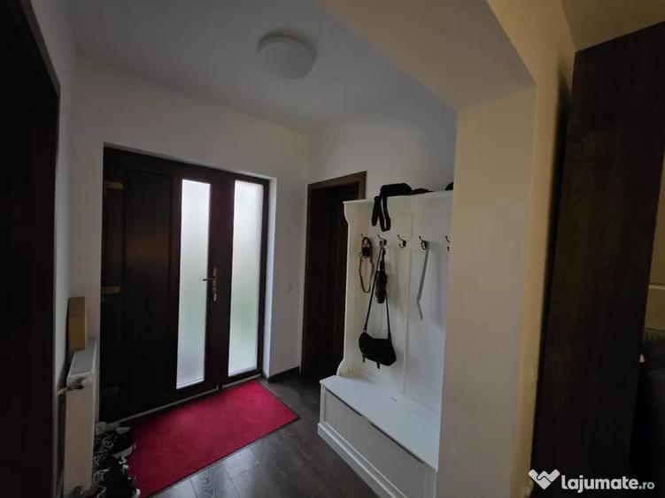 Casă cu 4 camere în Tărlungeni