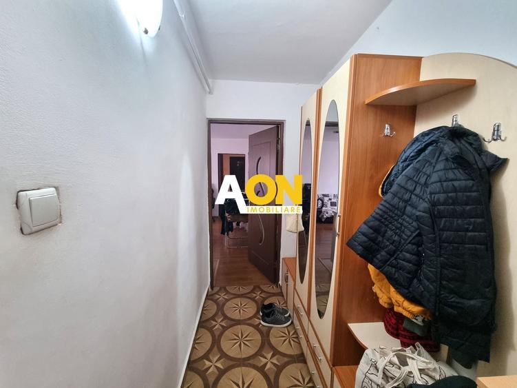 Apartament cu 2 camere semidecomandat, mobilat în Ampoi 1