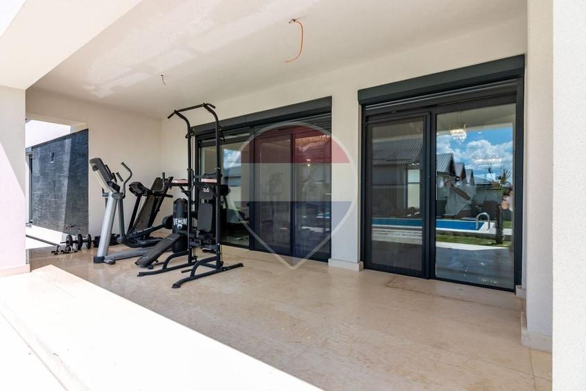 Casă individuală cu 4 camere cu Piscina în Balotești