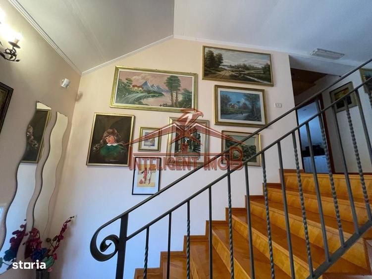 Casă cu 4 camere decomandat în Mândra