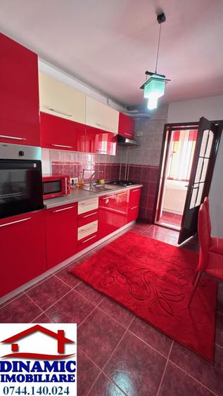 Apartament cu 3 camere în 1 Mai