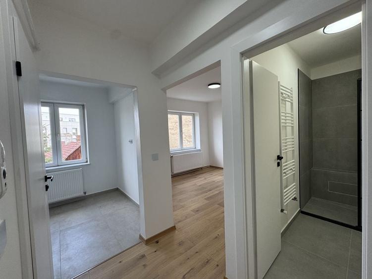 Apartament cu 2 camere semidecomandat în Horea