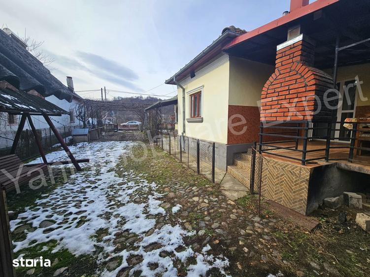 Casă cu 3 camere cu Teren 1378 Mp în Corbeni