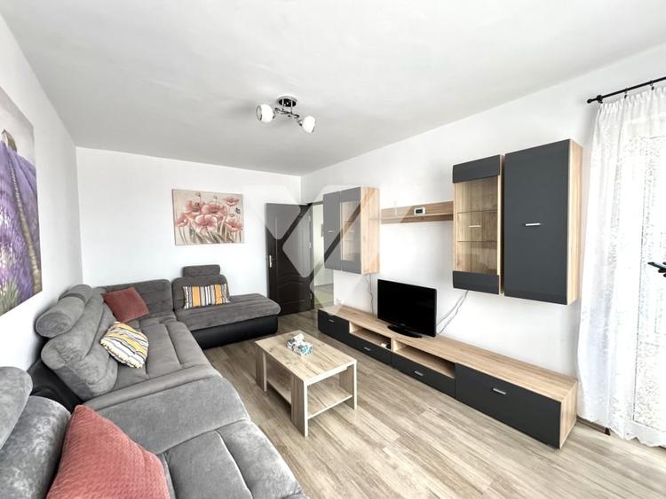 Apartament renovat 3 camere mobilat, etaj 5, lift - Vasile Aaron Sibiu - 2