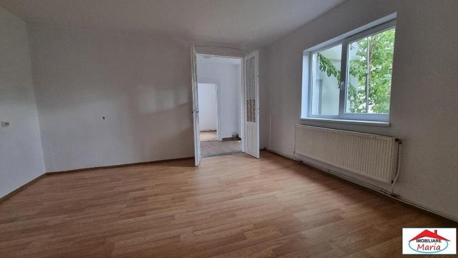 Casă cu 7 camere cu Canalizare în Semicentral