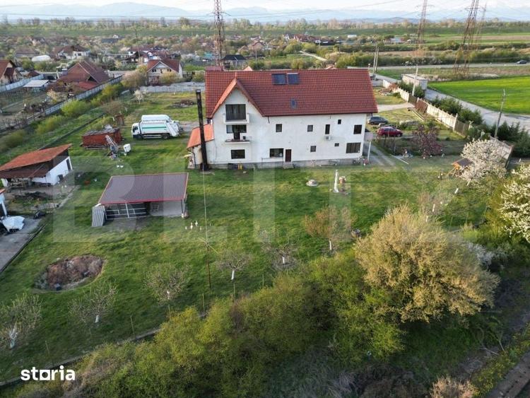 Casă cu 8 camere cu Teren 3000 Mp în Central