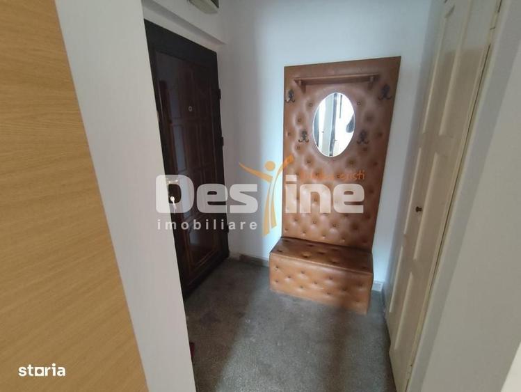 Apartament cu 3 camere, mobilat în Republicii