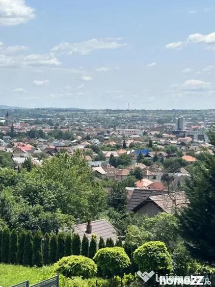 Teren de 886 mp, în Valea Roșie