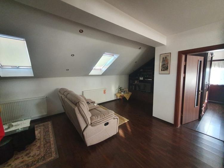 Casă individuală cu 5 camere cu Canalizare în Păcurari