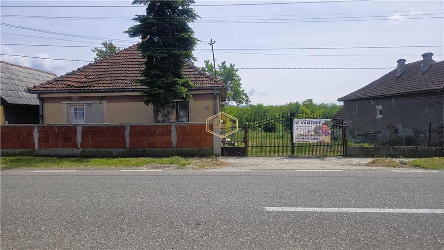 Casă individuală cu 2 camere cu Teren 2211 Mp în Sud-Est
