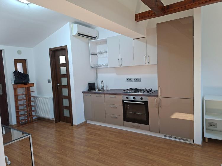 Apartament cu 2 camere semidecomandat în Ultracentral