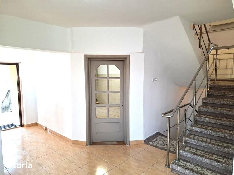 Casă cu 5 camere cu Teren 200 Mp în Central