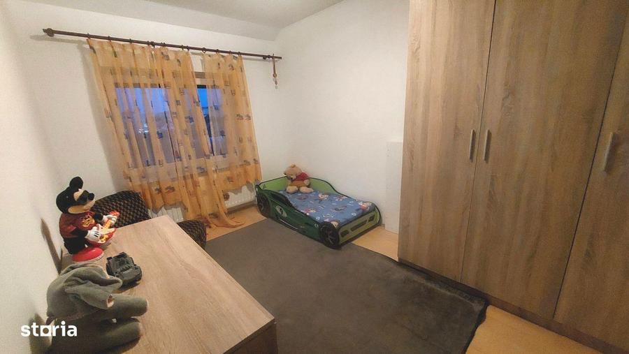 Apartament cu 3 camere decomandat în Cetate