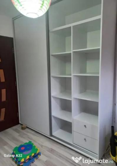 Apartament cu 3 camere decomandat în Tractorul