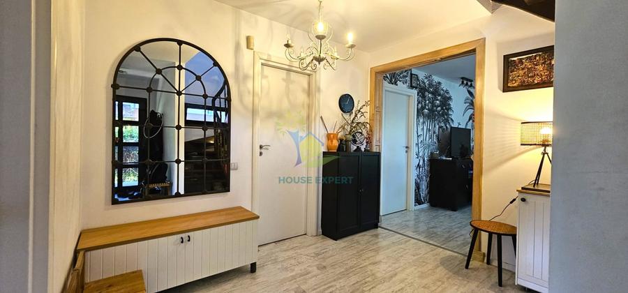Casă individuală cu 6 camere cu Teren 700 Mp în Corbeanca