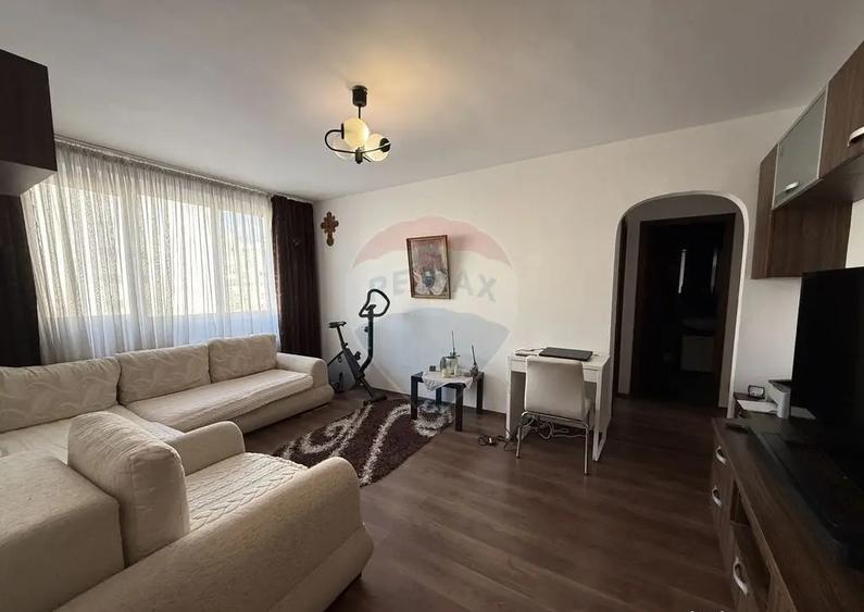Apartament cu 2 camere semidecomandat, mobilat în Iancului