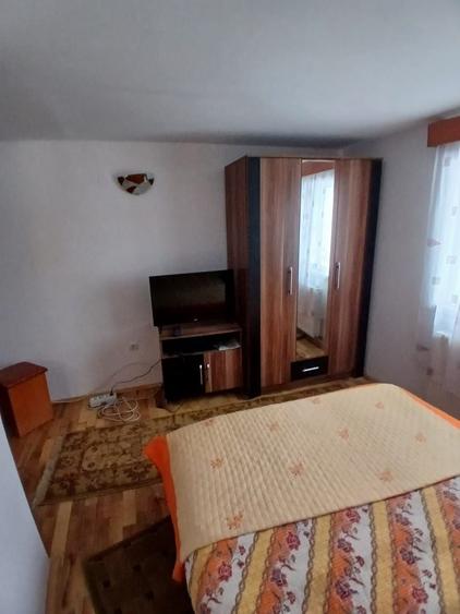 Casă cu 4 camere în Cârăști